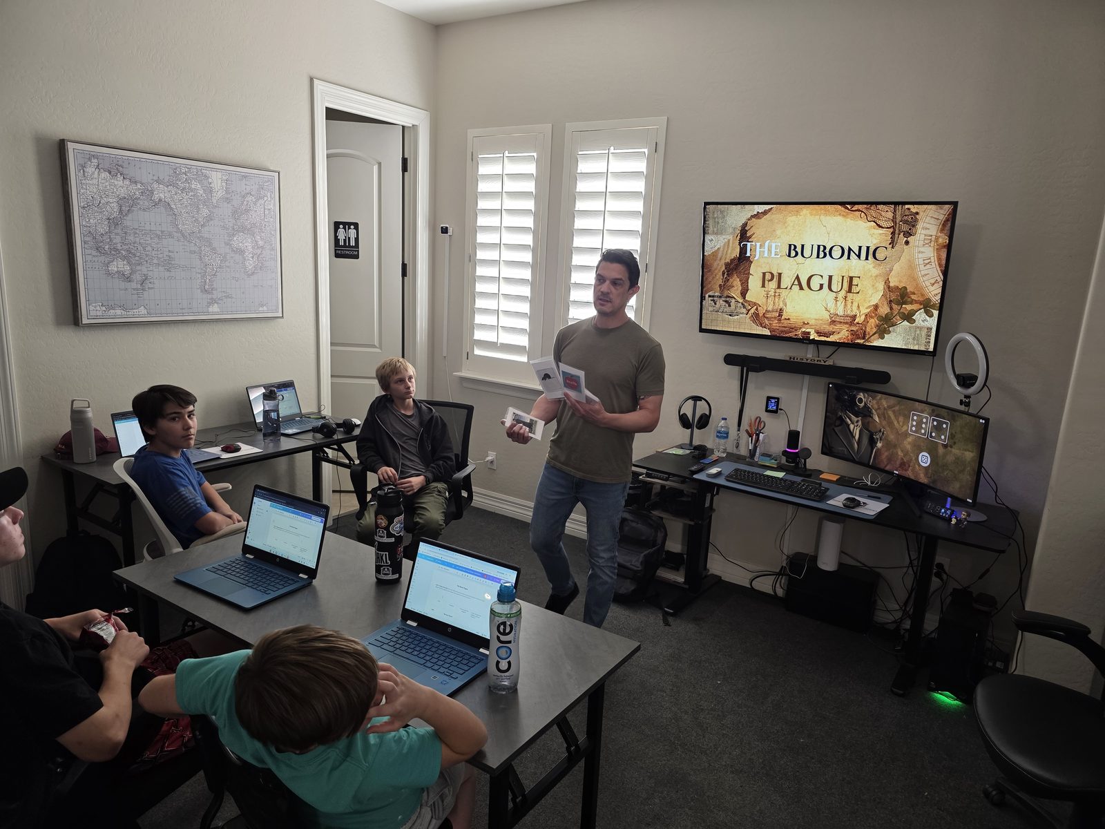 Coach 2.0 teaching a history lesson