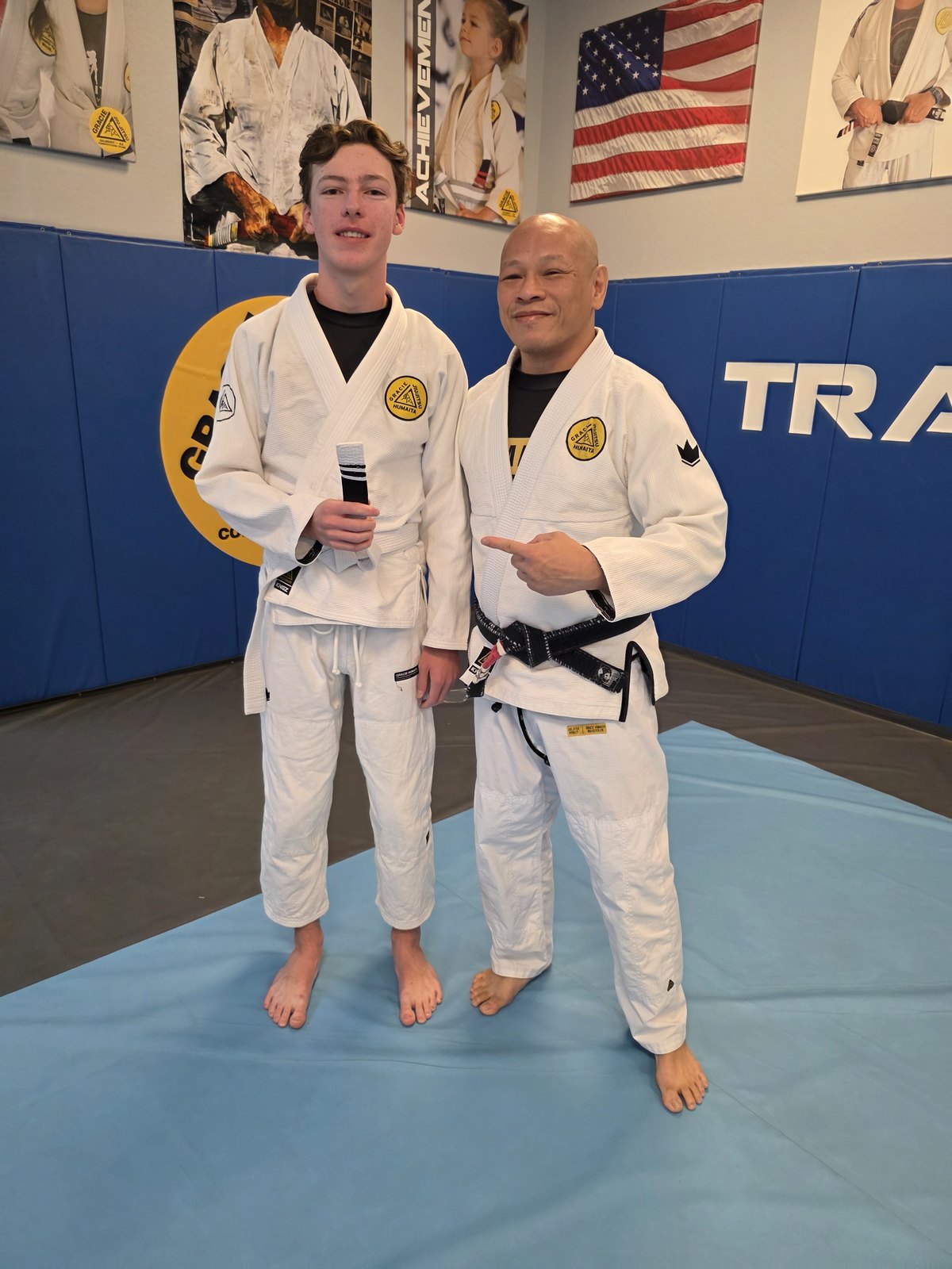 Professor Quan Phu with a Moreana student